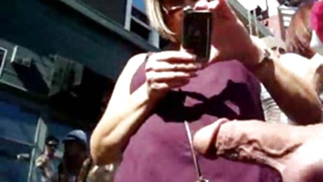 Une milf sexy baise son xxx femme de ménage beau-fils