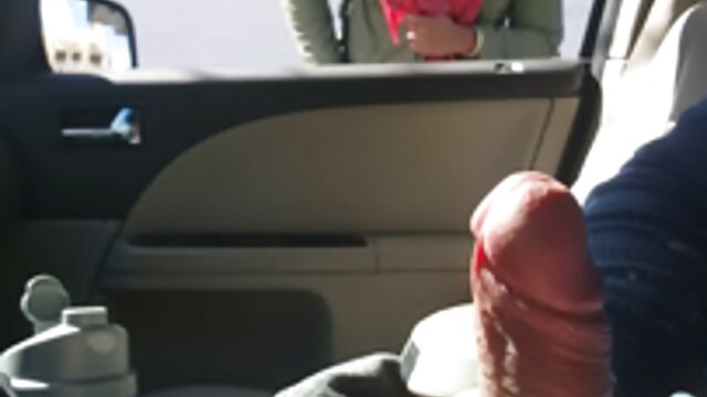Ellen Betsy filme porno anal gratis et Julia Red dans une scène lesbienne de SapphiX