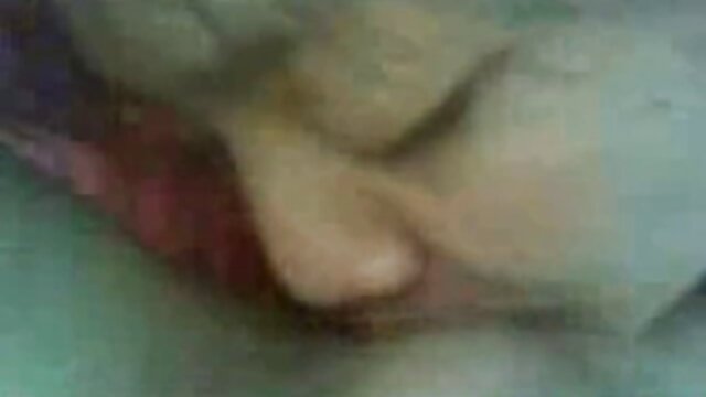 Jeune femme plaît à son papa de sucre avec sa chatte pornodrometv parfaite