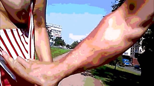 Je un film de sexe gratuit fais adorer mes pieds à mes colocataires