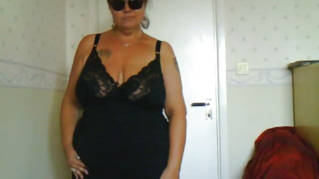 Mamie utilise son gros cul pornos noires pour casser une noix de mec