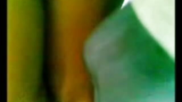 Un film porno dingue gratuit couple excité aime une position 69 intense et chaude