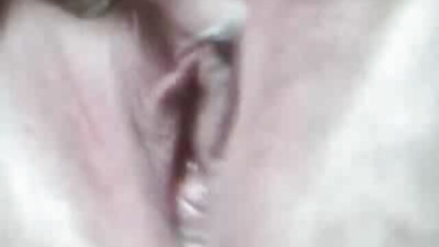Belles MILF baisent de jeunes film xxx pornographique mecs