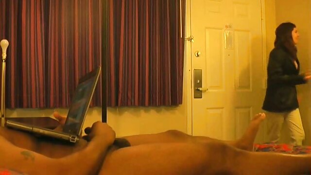 Ado asiatique démolie par une grosse bite sex tape gratuit