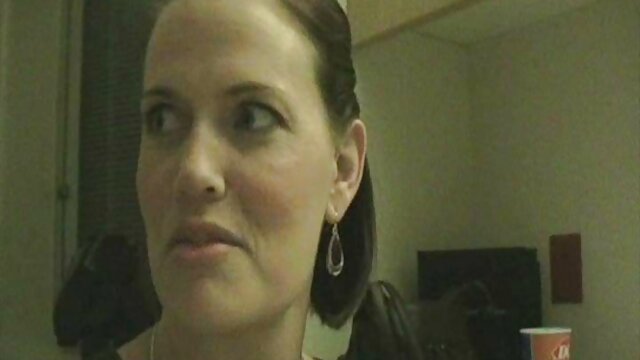 Ellie Springlare sexe anal profond pornodrome film avec gape par Ass Traffic