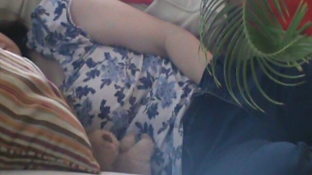 Je vais vous film x amateur streaming montrer comment adorer correctement les pieds d'une femme