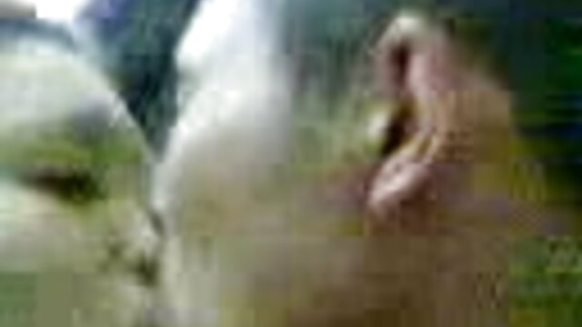Sexy Babe a exposé sa film lesbien porno chatte et se fait baiser par son petit ami